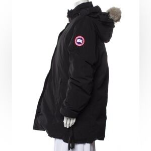 CANADA GOOSE Ladies Parka with Fur Trim-excellent and warm!!
